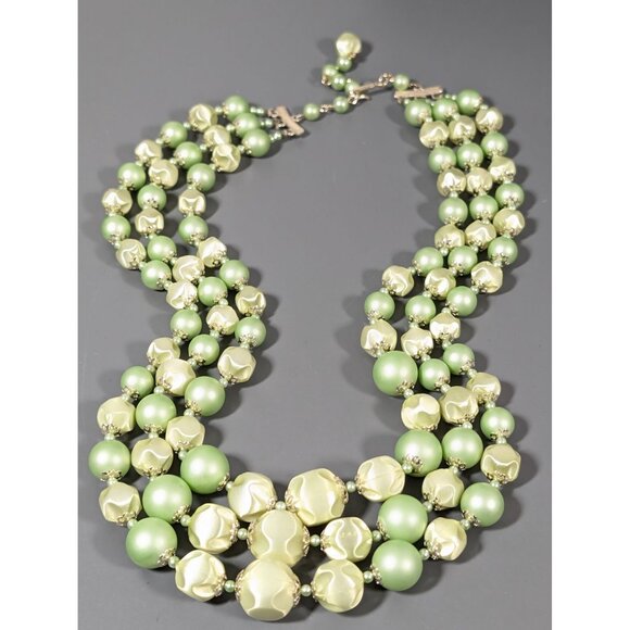 Vintage Japan Green Pearlized Lucite Triple Strand Bib Necklace 21" - Picture 2 of 8